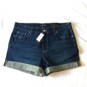 Banana Republic 4” Dark Wash Shorts 8/29 NWT